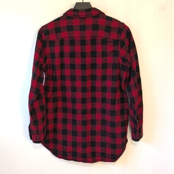 L.L. Bean Red Black Buffalo Plaid Relaxed Fit Flannel Button Up Shirt Small - Picture 3 of 6